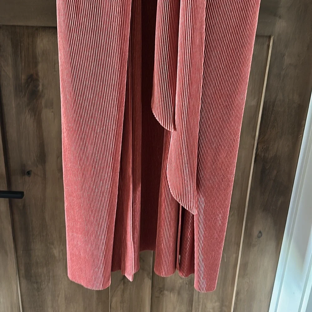 Intempo Kimono Duster in Salmon Color in accordian texture - Picture 11 of 15